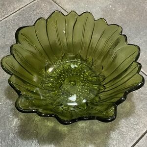 Indiana Glass Green Flower-Shaped Bowl
